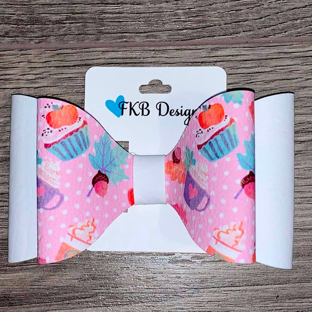 Faux leather 4 inch bow with alligator clip